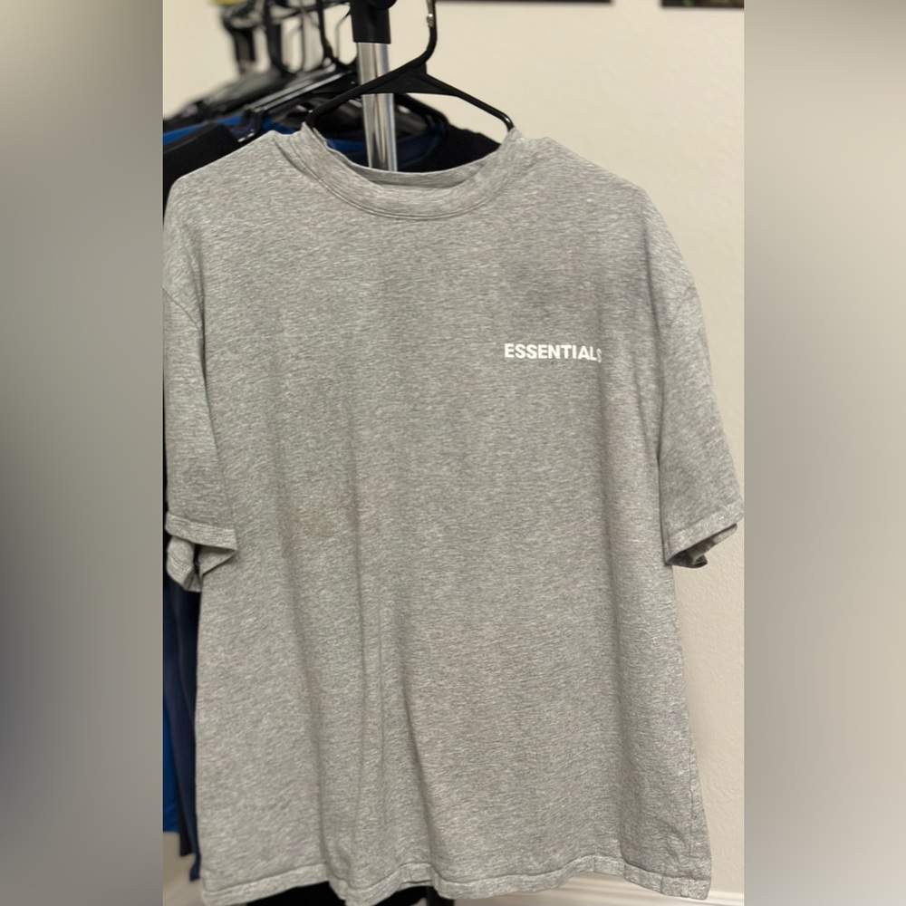 Essentials Tee Shirt. Men’s (L) Gray w/ White Graphic
